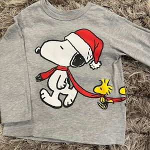 GAP Snoopy Christmas T-Shirt Long sleeve size 5T Boy in Gray